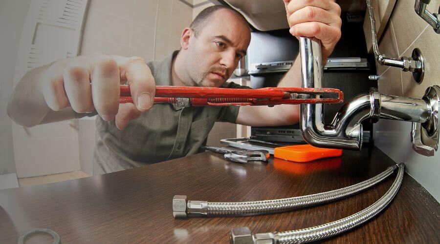 Expert burst pipe repair services in Wright City, MO